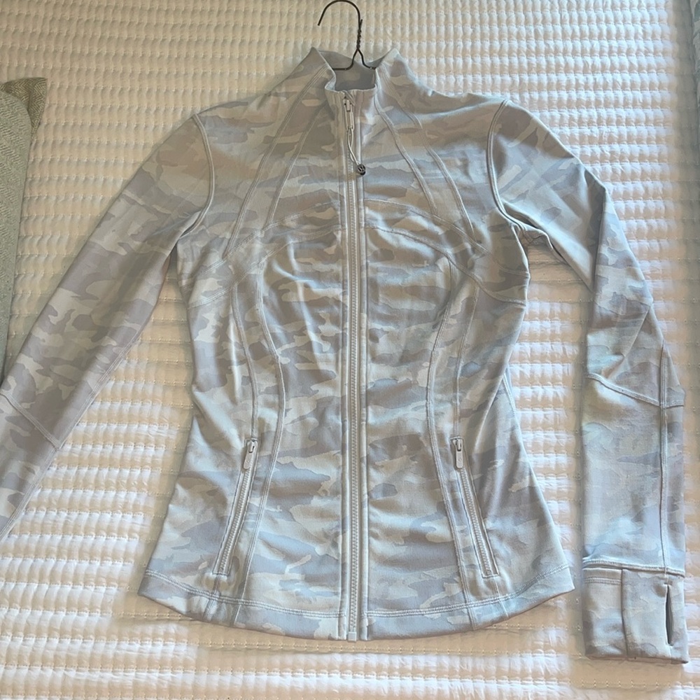 Great condition lulu lemon zip up!